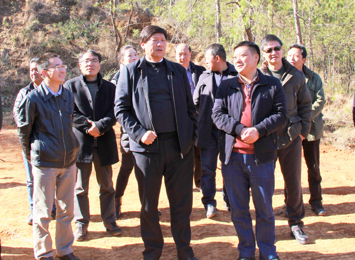 丽江市长张泽军慰问集团香丽高速公路项目一线职工