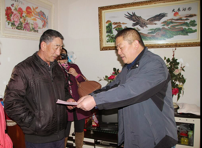王晓方走访慰问七公司困难老职工