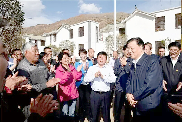 刘云山调研龙头山镇灾后恢复重建情况 