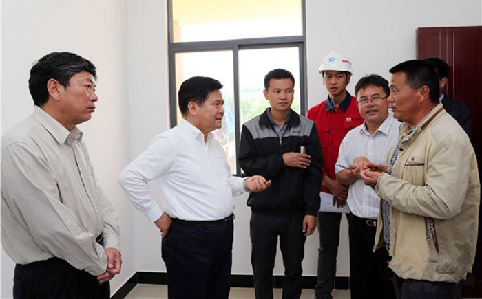 李纪恒调研集团施甸县易地扶贫搬迁项目