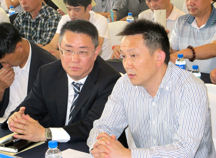 南博会昭通市招商引资项目推介暨签约仪式上——集团公司与巧家县签订第三水厂供水工程项目建设协议