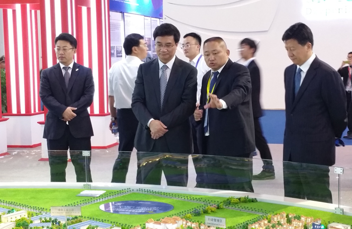 董华到集团南博会赛色塔项目展厅参观指导