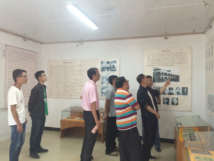 香丽项目第十一项目部组织全体党员参观爱国主义教育基地