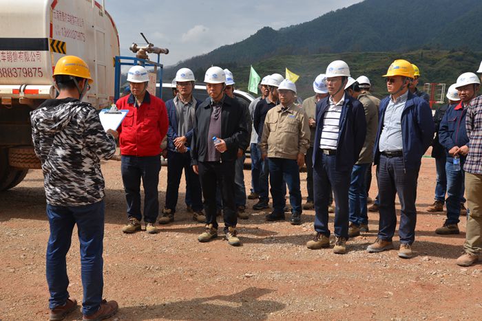 后永宁带班对集团在建项目进行安全生产检查