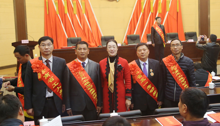 省重点工程劳动竞赛总结表彰会举行 集团一批先进集体和个人受表彰