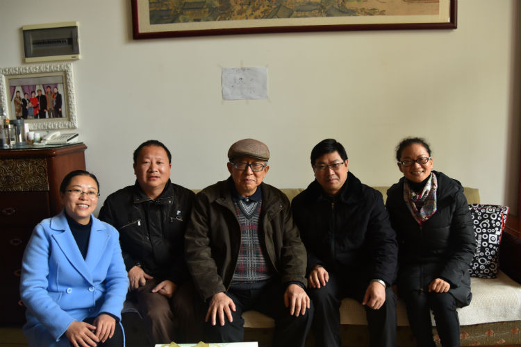 李家龙走访慰问老领导和困难党员困难职工