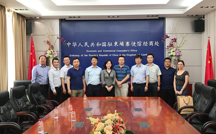 省商务厅率考察团赴柬埔寨考察