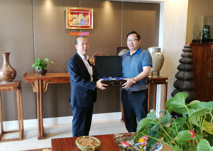 柬埔寨贸促局局长Seang Thay到访集团
