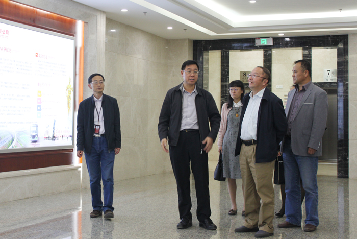 云南冶金集团与集团交流工会工作