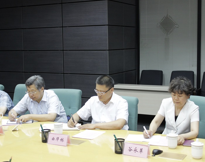 刘国强率队赴天津建工集团、天津大学座谈交流