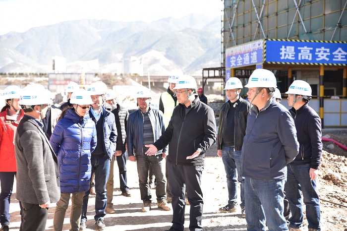 集团工会到四公司会泽易地扶贫搬迁新城项目“送温暖”