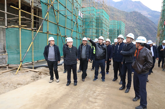 刘国强对怒江州易地扶贫搬迁项目开展专项调研时强调： 安全是前提，质量是保障，时刻绷紧安全质量弦