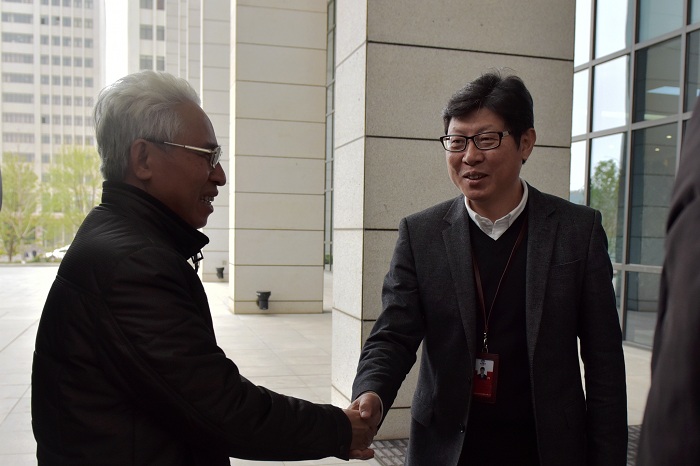 越南外交外事干部代表团到访集团