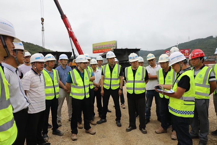 将推进保施高速建设与高速公路专项整治相结合   李家龙王晓方调研保施高速项目