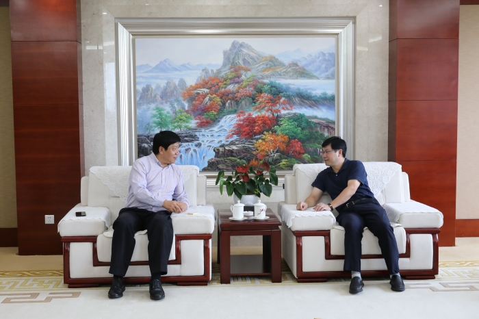 李家龙会见中国银行云南省分行客人