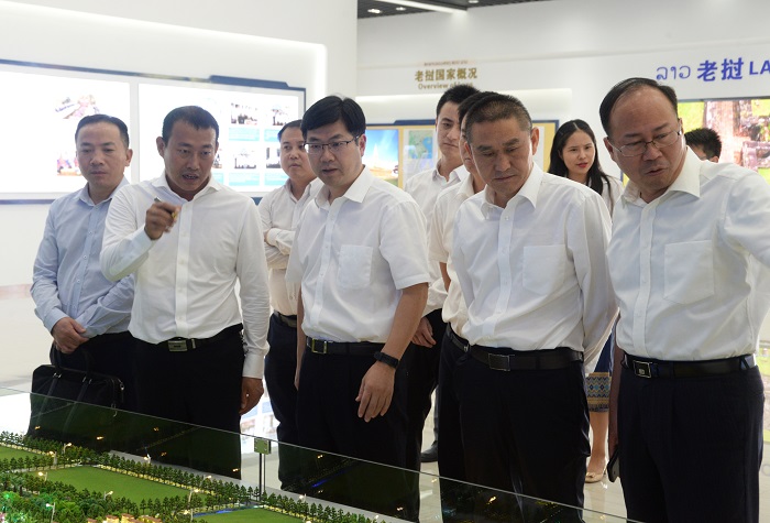 李家龙调研万象赛色塔综合开发区
