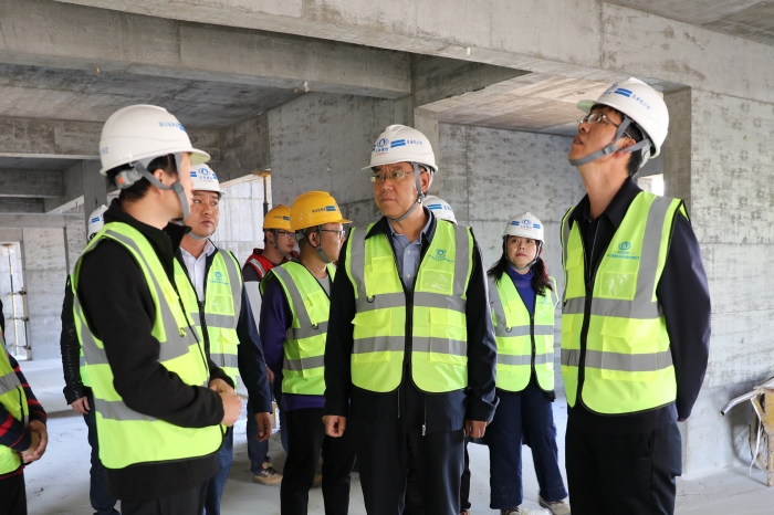 陈文双带班检查总承包公司呈贡区雨花六号地块城市棚户区改造项目