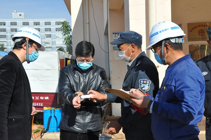 李家龙调研建材科技晋城厂区疫情防控和复工复产工作