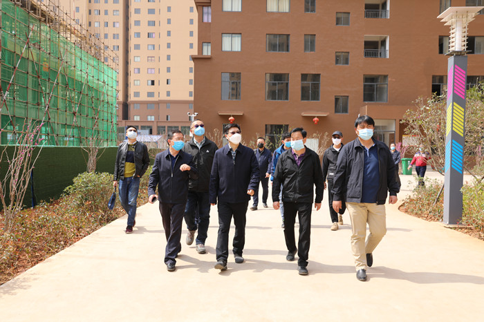 两日三地 李家龙调研集团易地扶贫搬迁项目及水电移民工程