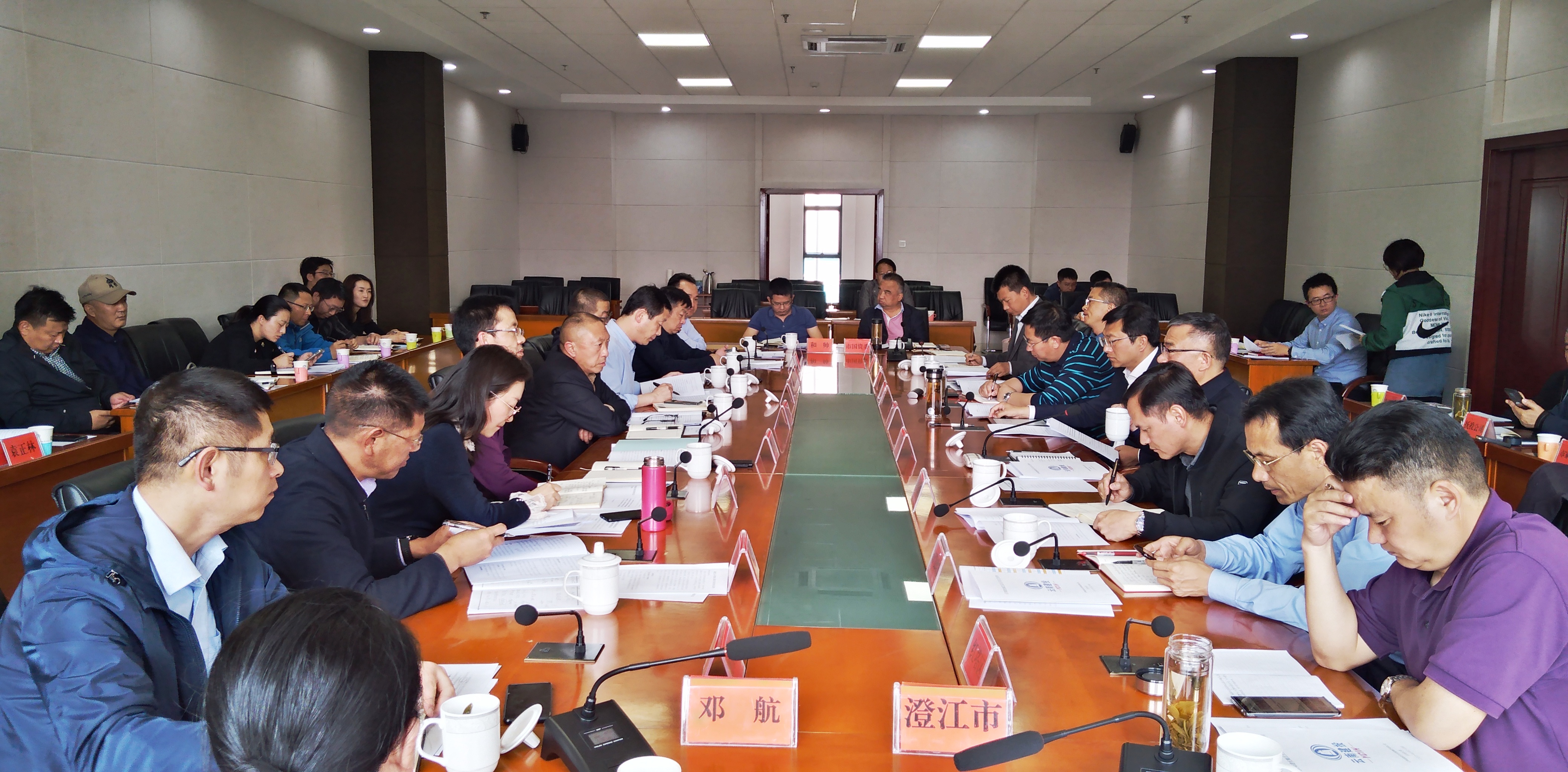 集团与玉溪市政府举行工作座谈会