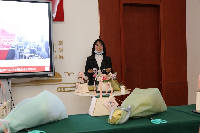 集团举办“三八妇女节”插花活动