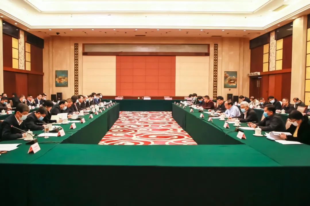 全省交通运输领域银政企座谈会在昆召开 集团与13家银行签署698亿元融资协议