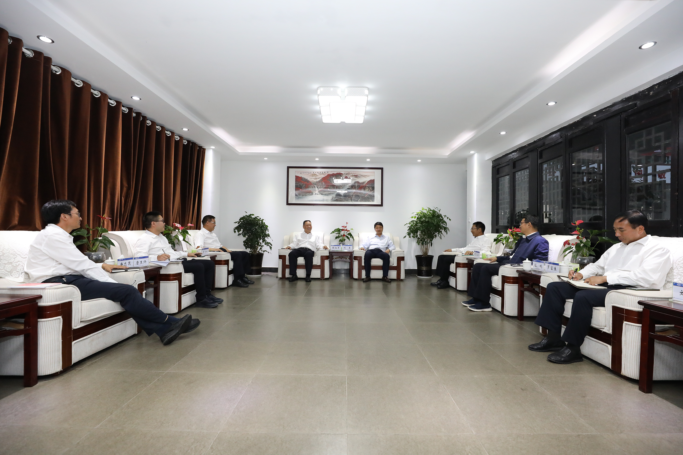 共同谱写政企合作新篇章 集团与楚雄州交流座谈