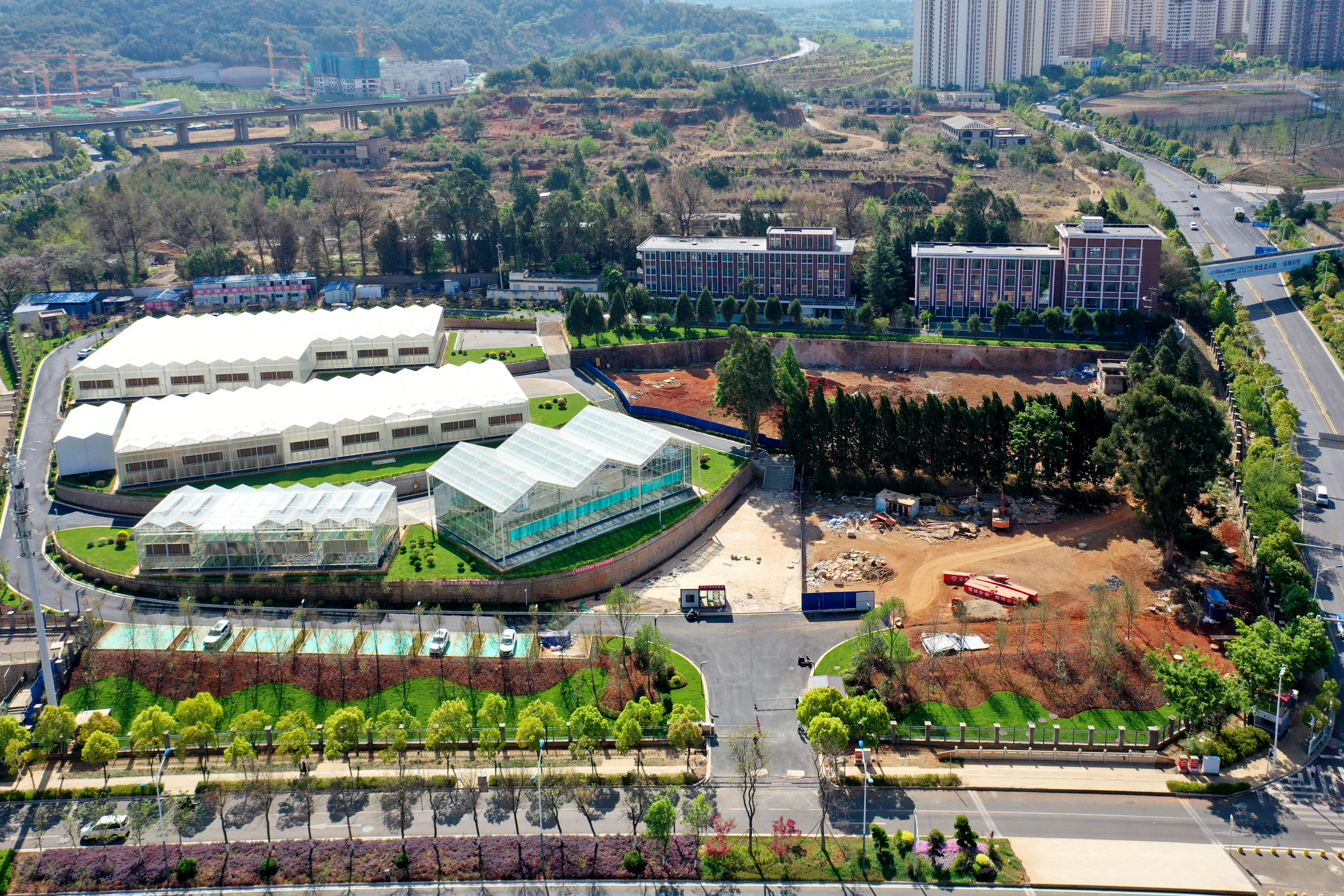 省农科院昆明科研基地温室设施及农业科研创新平台建设项目（二期）通过竣工验收