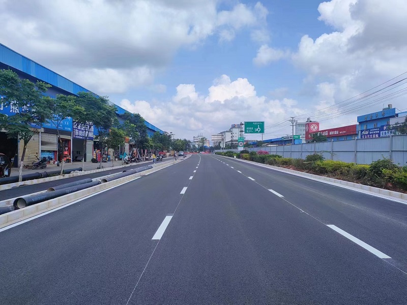 通海“美丽县城”建设项目秀山路半幅通车