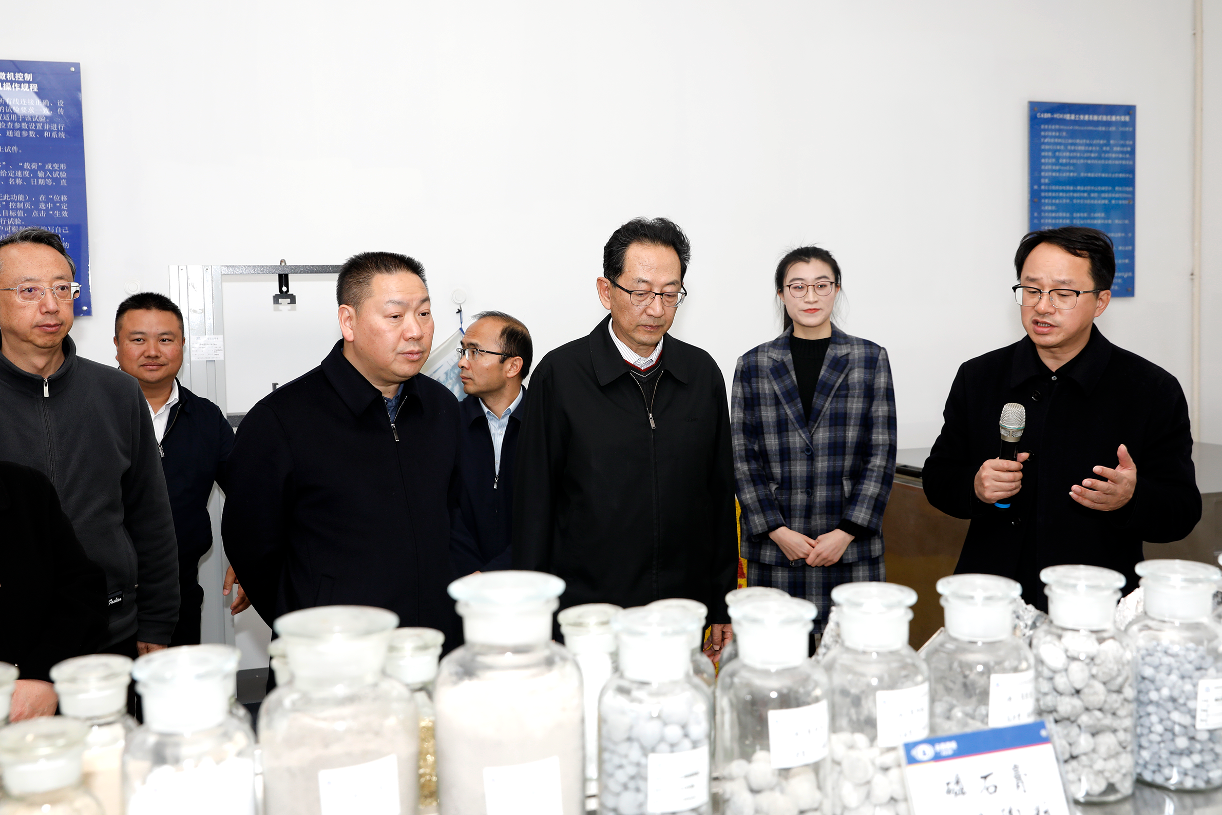 推动磷石膏综合利用 筑牢长江上游生态环保屏障 省人大常委会副主任、民盟云南省委主委徐彬一行到集团调研