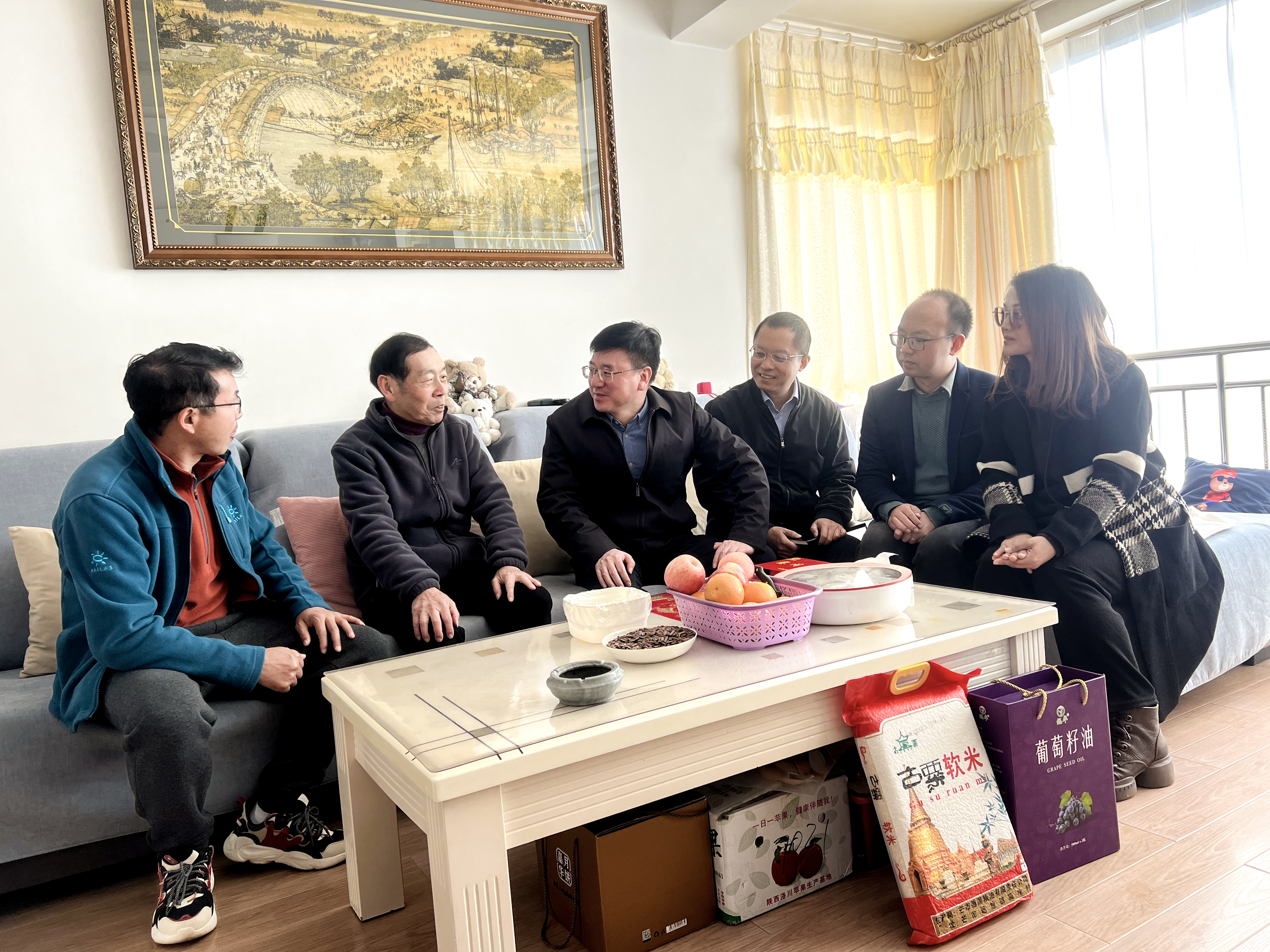 仝德刚走访慰问集团老领导、困难党员和困难职工