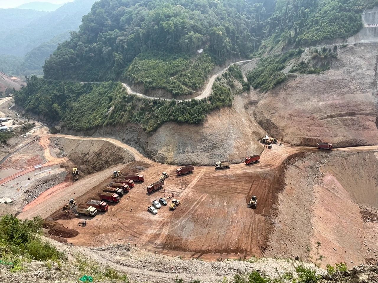 普洱市委常委、常务副市长李旭东调研热水河水库项目