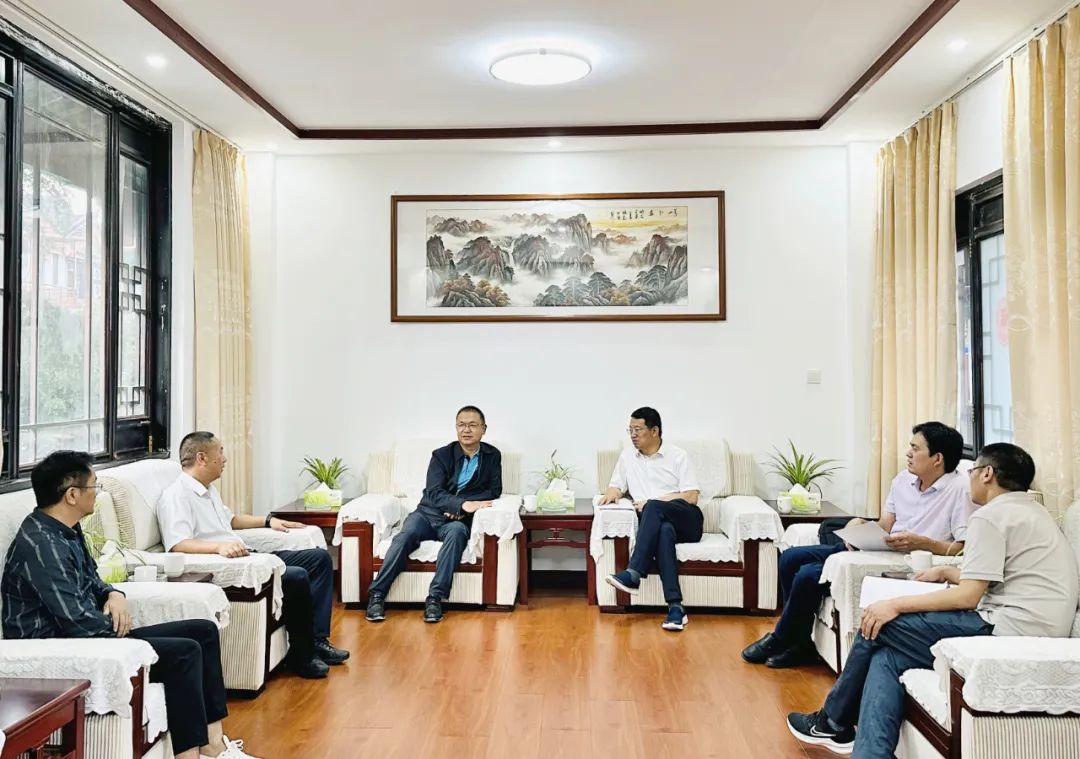 集团与楚雄州交流座谈