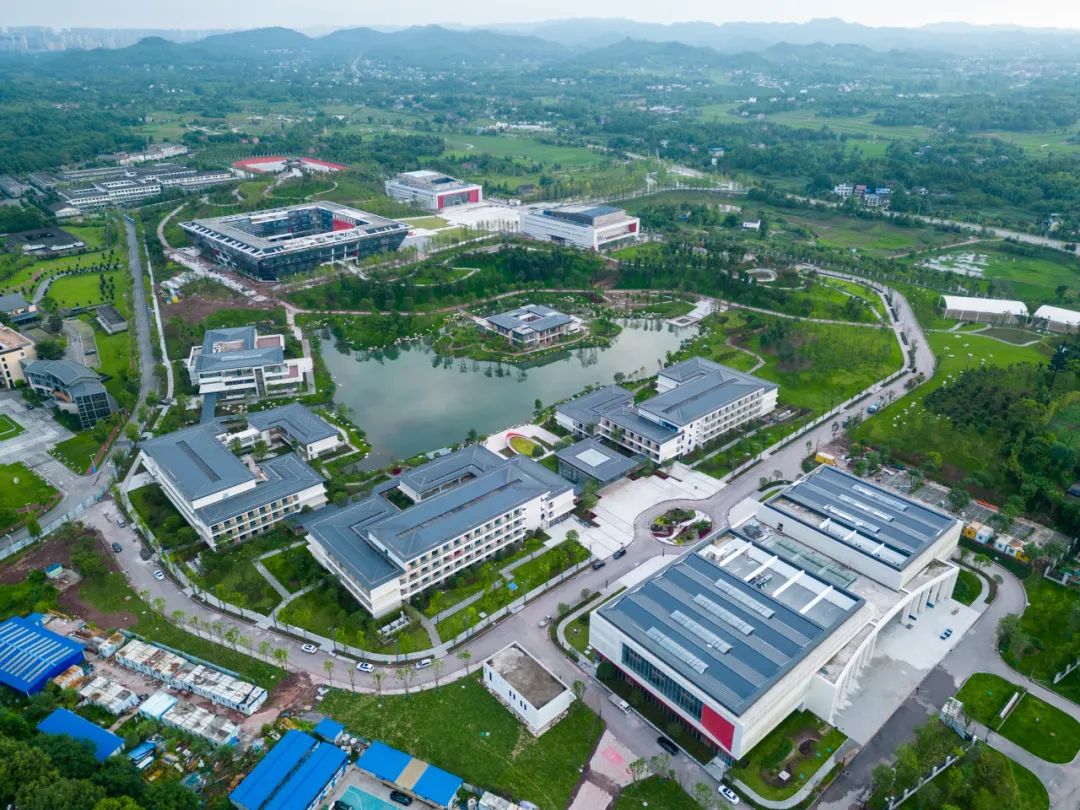 战高温 抢进度 全力保障小平干部学院项目交付
