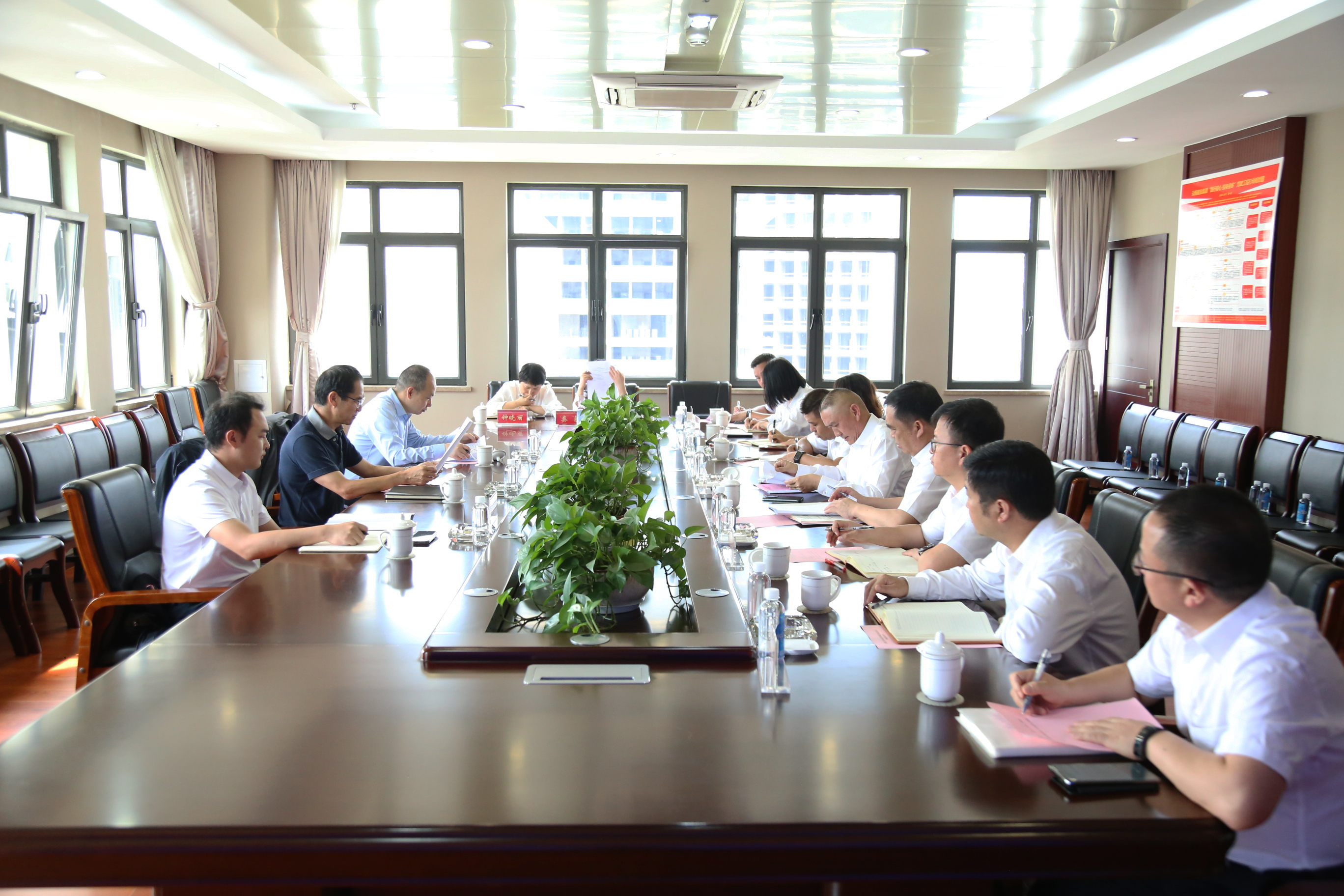 集团外部董事到总承包公司检查指导