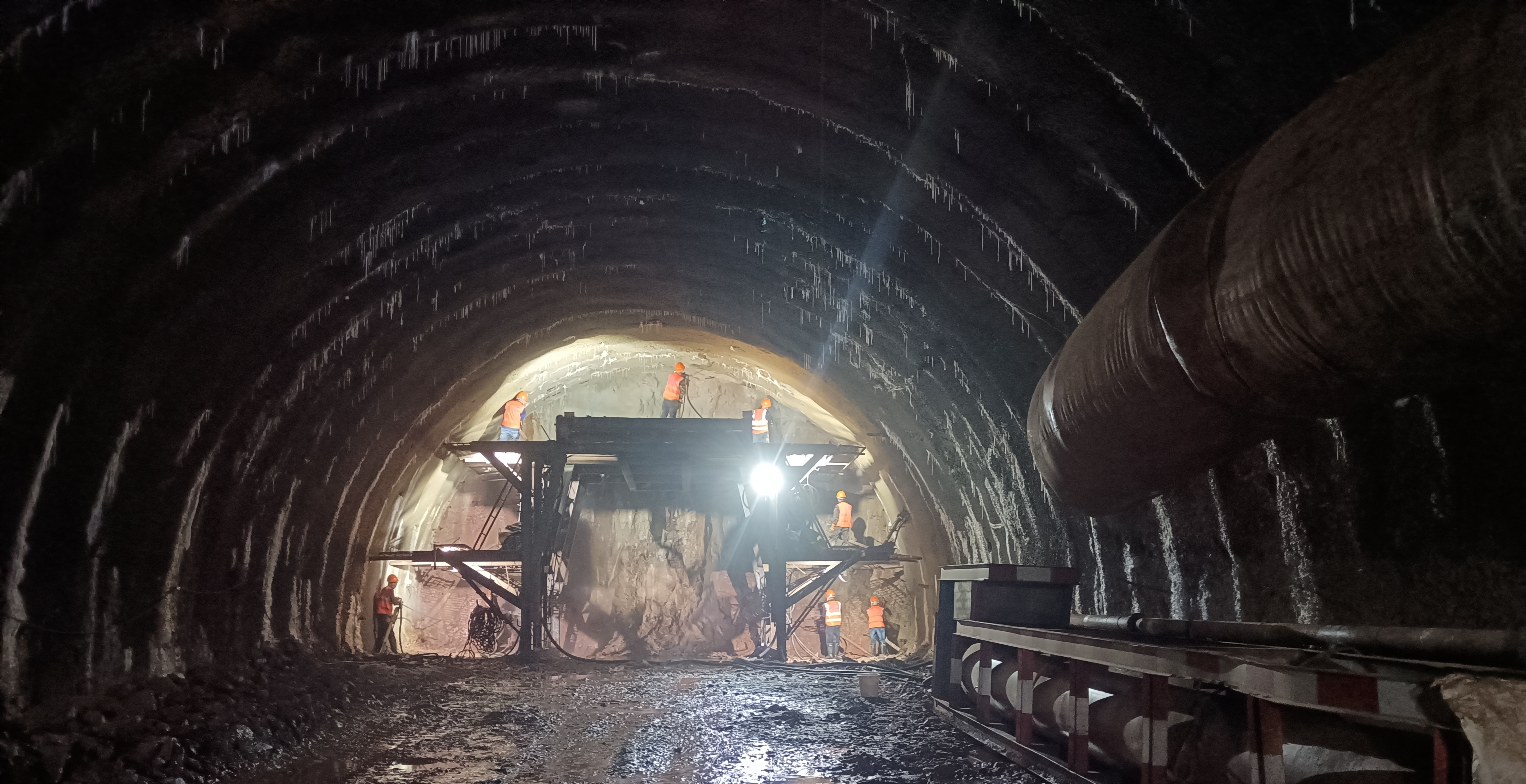 景宁高速公路项目河底隧道进洞施工